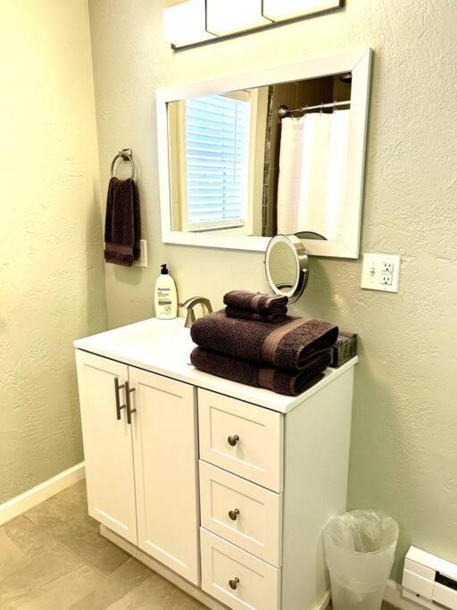 Fully Furnished, Serene Taos House Buitenkant foto